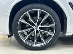 2022 BMW X3 xDrive30i M, белый — фото 24
