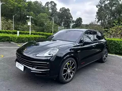 2023 Porsche Cayenne E-Hybrid 2.0T PHEV Platinum, чёрный — фото 1