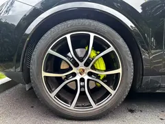 2023 Porsche Cayenne E-Hybrid 2.0T PHEV Platinum, чёрный — фото 4