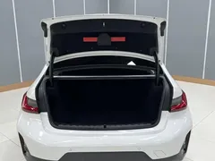 2023 BMW 3 Series 3 320Li M, белый — фото 11