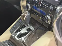 2020 Toyota Vellfire Hybrid 2.5L HV Premium, белый — фото 9