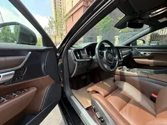 2022 Volvo S90 B5 Luxury, чёрный — фото 4
