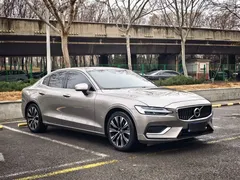 2022 Volvo S60 B4 Luxury — фото 3