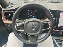 2022 Volvo XC60 Hybrid T8 PHEV 4WD Luxury — фото 11
