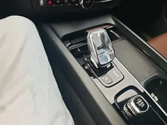 2022 Volvo XC60 Hybrid T8 PHEV 4WD Luxury — фото 14