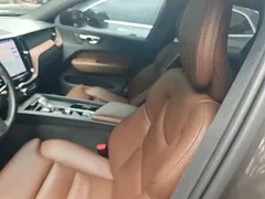 2022 Volvo XC60 Hybrid T8 PHEV 4WD Luxury — фото 15