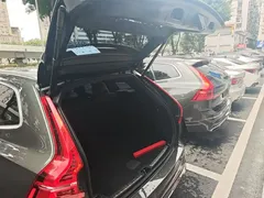 2022 Volvo XC60 Hybrid T8 PHEV 4WD Luxury — фото 19