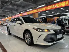 2019 Toyota Avalon Hybrid 2.5L Luxury, белый — фото 6