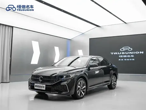 2023 Volkswagen Passat 330TSI Elite