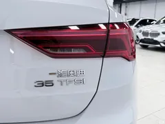2022 Audi Q3 35 TFSI fashionable and dynamic, белый — фото 9