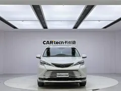 2023 Toyota Sienna 2.5L Hybrid Comfort, белый — фото 8