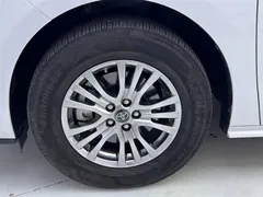 2023 Toyota Sienna 2.5L Hybrid Comfort, белый — фото 11