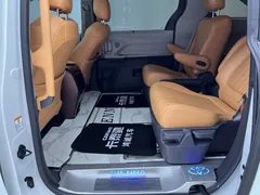 2023 Toyota Sienna 2.5L Hybrid Comfort, белый — фото 16