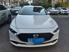 2023 Mazda 3 2.0L AT, белый — фото 1