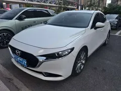 2023 Mazda 3 2.0L AT, белый — фото 3