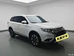 2020 Mitsubishi Outlander 2.0L 2WD Enjoy 5 seats, белый — фото 3