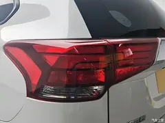 2020 Mitsubishi Outlander 2.0L 2WD Enjoy 5 seats, белый — фото 10