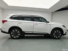 2020 Mitsubishi Outlander 2.0L 2WD Enjoy 5 seats, белый — фото 12