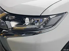 2020 Mitsubishi Outlander 2.0L 2WD Enjoy 5 seats, белый — фото 19