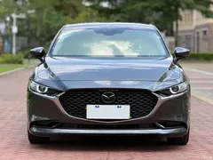 2021 Mazda Axela 2.0L AT quality and elegance — фото 2