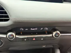 2021 Mazda Axela 2.0L AT quality and elegance — фото 24