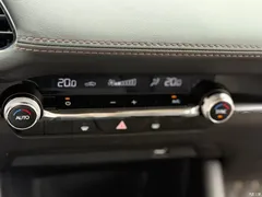 2021 Mazda Axela 2.0L AT Quality, белый — фото 26