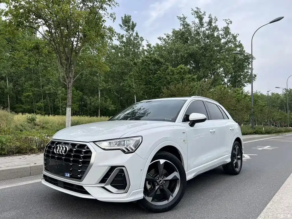 2022 Audi Q3 35 TFSI fashionable and dynamic