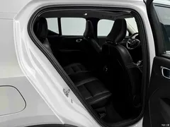 2022 Volvo XC40 T4 4WD Zhiyuan Luxury, белый — фото 4