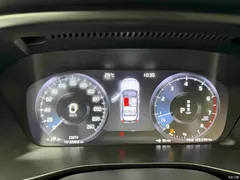 2022 Volvo XC40 T4 4WD Zhiyuan Luxury, белый — фото 13
