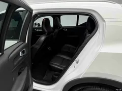 2022 Volvo XC40 T4 4WD Zhiyuan Luxury, белый — фото 18