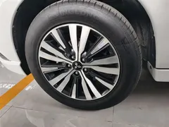 2021 Mitsubishi Outlander 2.0L 2WD 5, белый — фото 4