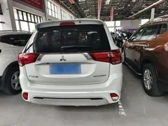 2021 Mitsubishi Outlander 2.0L 2WD 5, белый — фото 13