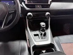 2022 Toyota RAV4 2.0L CVT 2WD Fashion, белый — фото 12
