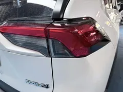 2022 Toyota RAV4 2.0L CVT 2WD Fashion, белый — фото 17