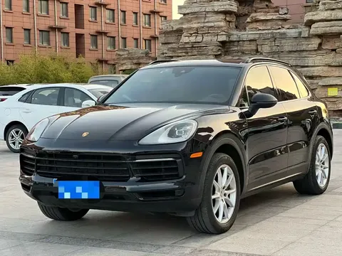 2022 Porsche Cayenne Coupe 3.0T Platinum
