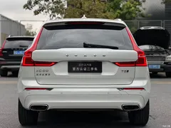 2021 Volvo XC60 T5 4WD Zhiyuan Luxury, белый — фото 10