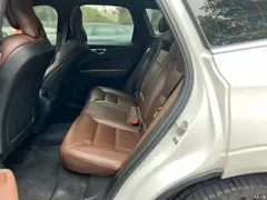 2021 Volvo XC60 T5 4WD Zhiyuan Luxury, белый — фото 11