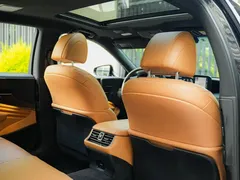 2021 Lexus LS 500h, чёрный — фото 14