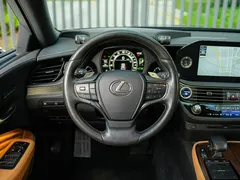 2021 Lexus LS 500h, чёрный — фото 22