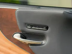 2021 Lexus LS 500h, чёрный — фото 25