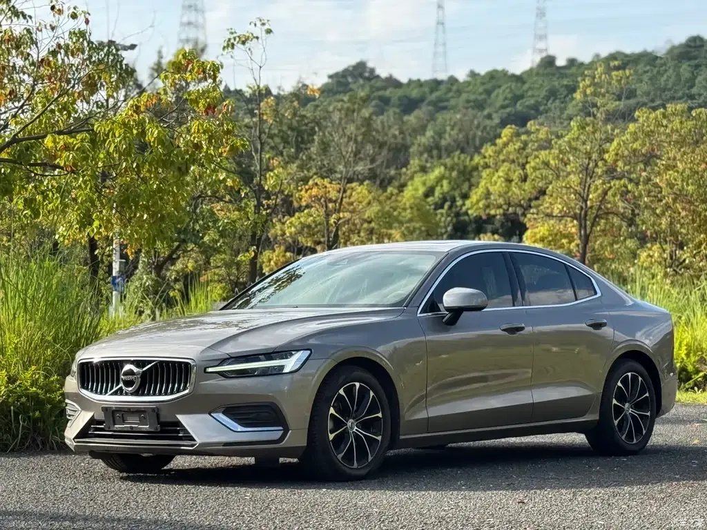 2021 Volvo S60 T4 Zhiyuan Luxury