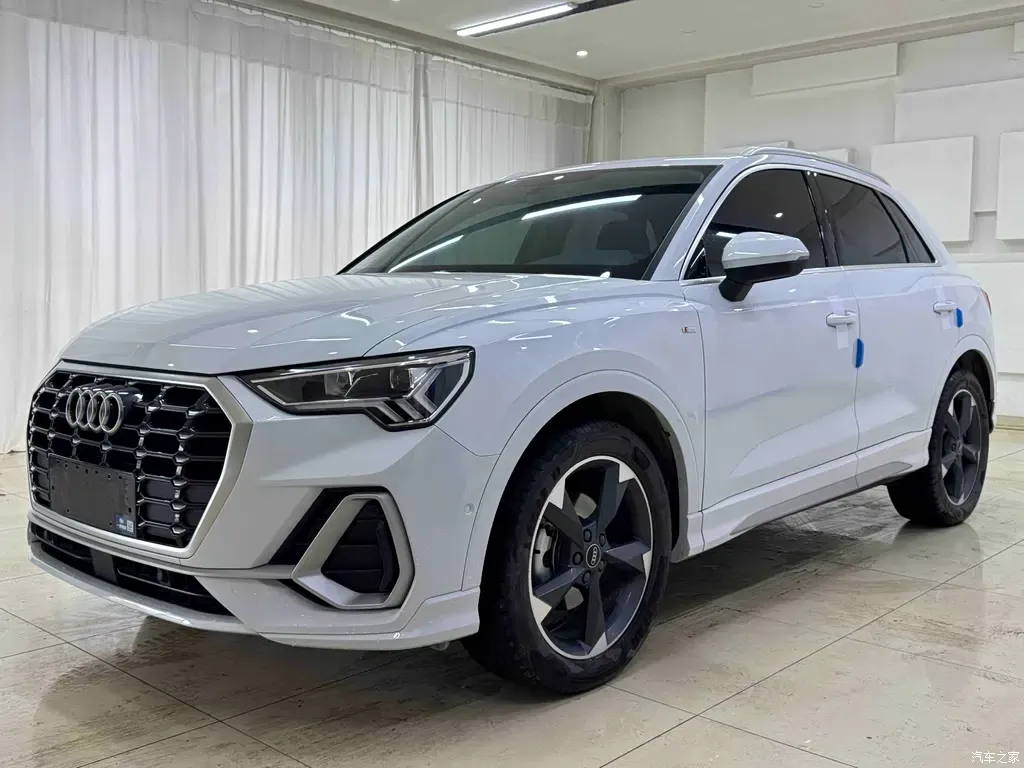 2022 Audi Q3 35 TFSI fashionable and dynamic