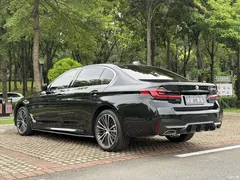 2022 BMW 5 Series modified 530Li leading M sports package, чёрный — фото 7