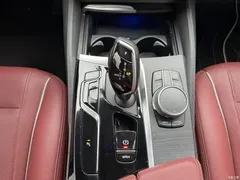 2022 BMW 5 Series modified 530Li leading M sports package, чёрный — фото 14
