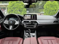 2022 BMW 5 Series modified 530Li leading M sports package, чёрный — фото 15