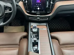 2023 Volvo XC60 B5 4WD Zhiyuan Luxury, белый — фото 13