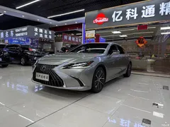 2022 Lexus ES 300h Premium — фото 1