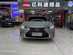 2022 Lexus ES 300h Premium — фото 2