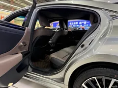 2022 Lexus ES 300h Premium — фото 8