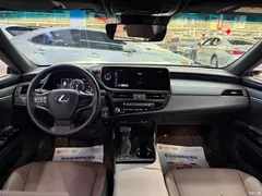 2022 Lexus ES 300h Premium — фото 9